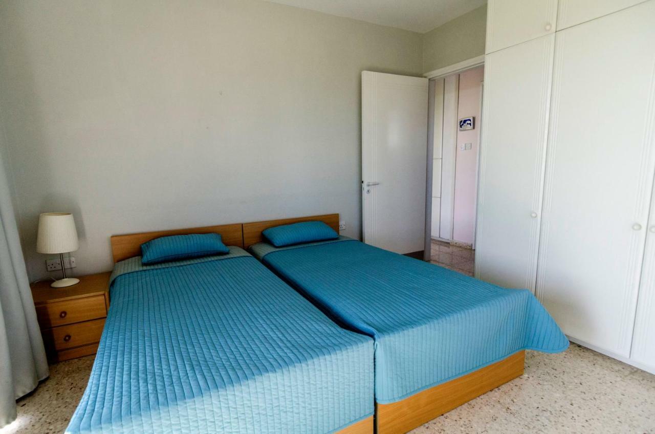 Blue Bay Beach House Larnaca Buitenkant foto