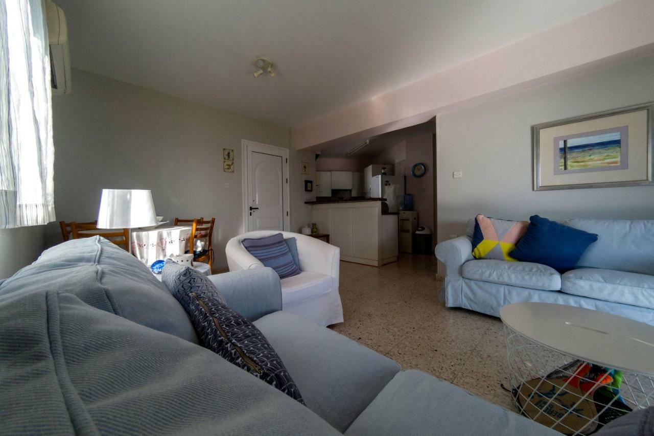 Blue Bay Beach House Larnaca Buitenkant foto